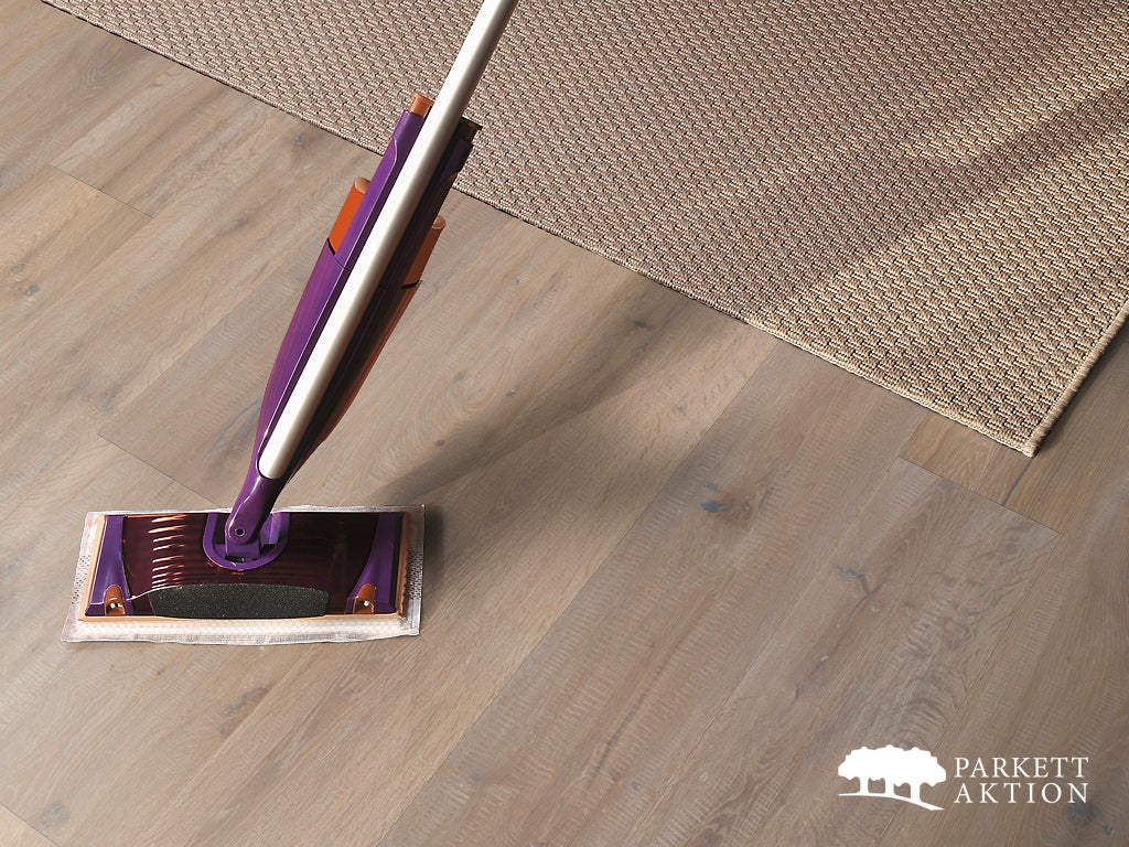 Breitdiele Eiche Country geräuchert handgehobelt mit Klick System und 3D Ästen gekalkt weiss geölt