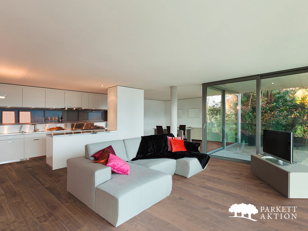 Traditional Collection Nussbaum handgebhoelt geölt