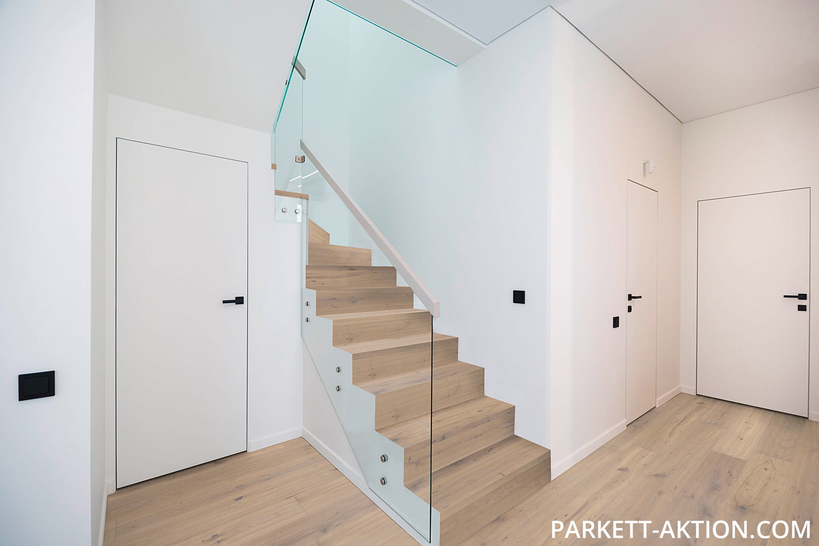 Parket Treppen profil l modern gebürstet wildeiche weiss geölt