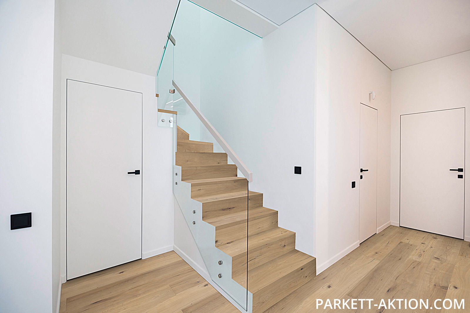 Parket Treppen profil l modern gebürstet eiche rohholzoptik geölt