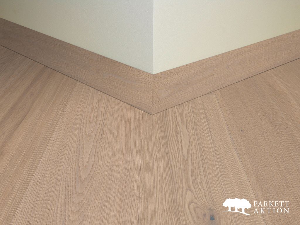 Sockelleisten Eiche weiss gebürstet geölt Lackiert