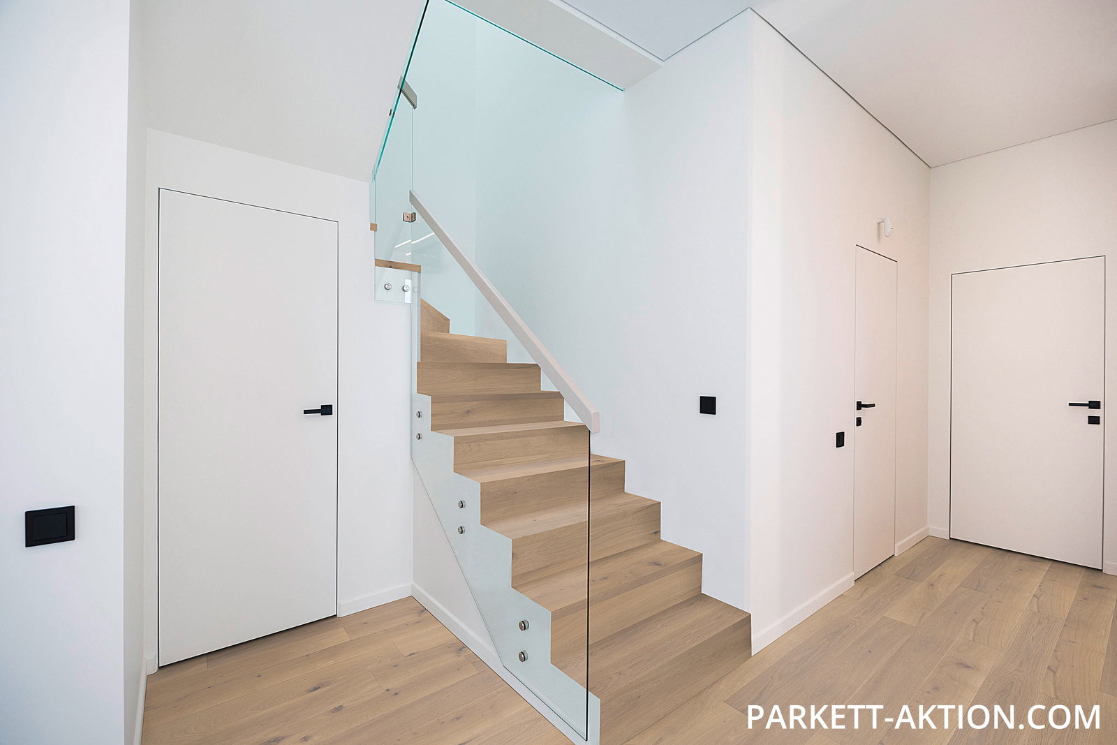 Parket parkett treppenkanten modern gebürstet parkettboden weiss geölt