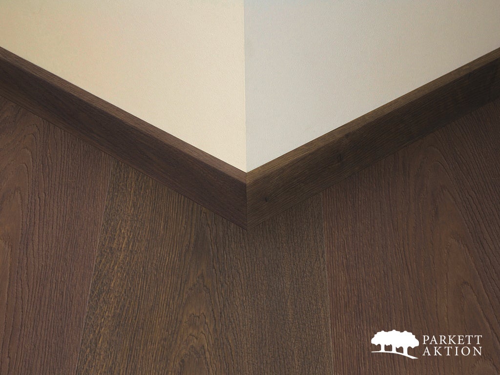 Sockel tark sockellesiten raeuchereiche gebürstet dunkelbraun stark geölt