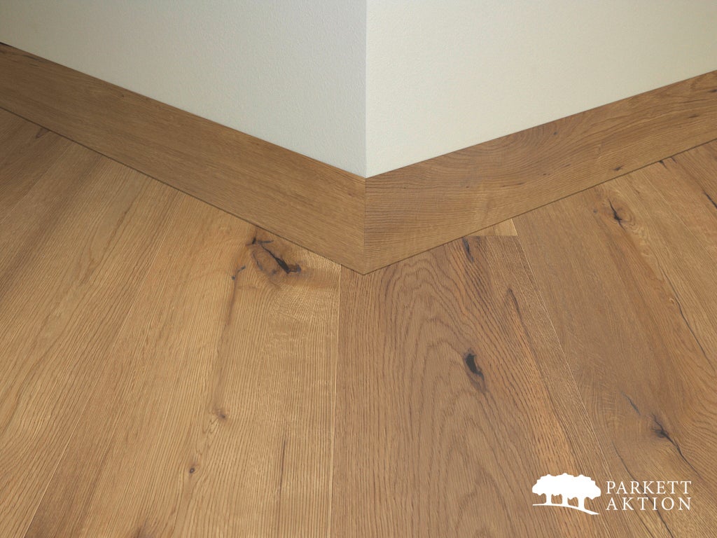 Sockelleisten Eiche rustikal matt lackiert