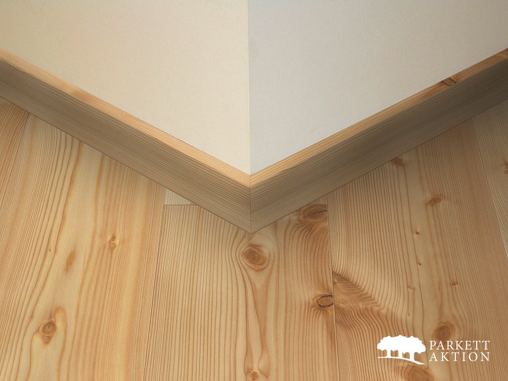 Sockelleisten Laerche Massiv Natur