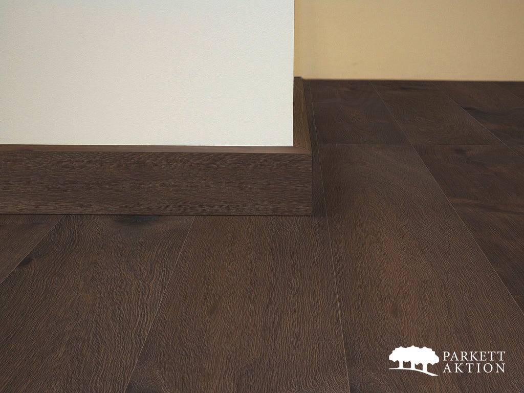 Sockelleisten Raeuchereiche cube gebürstet geölt Lackiert