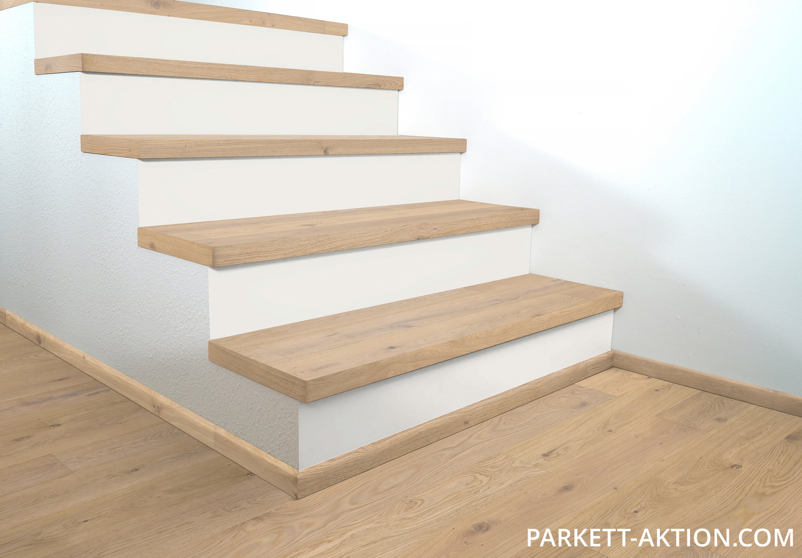Parkett Treppenkantenprofil "home" zu Artikel 202204 Dünndiele Eiche country plus gebürstet wohnfertig weiss geölt