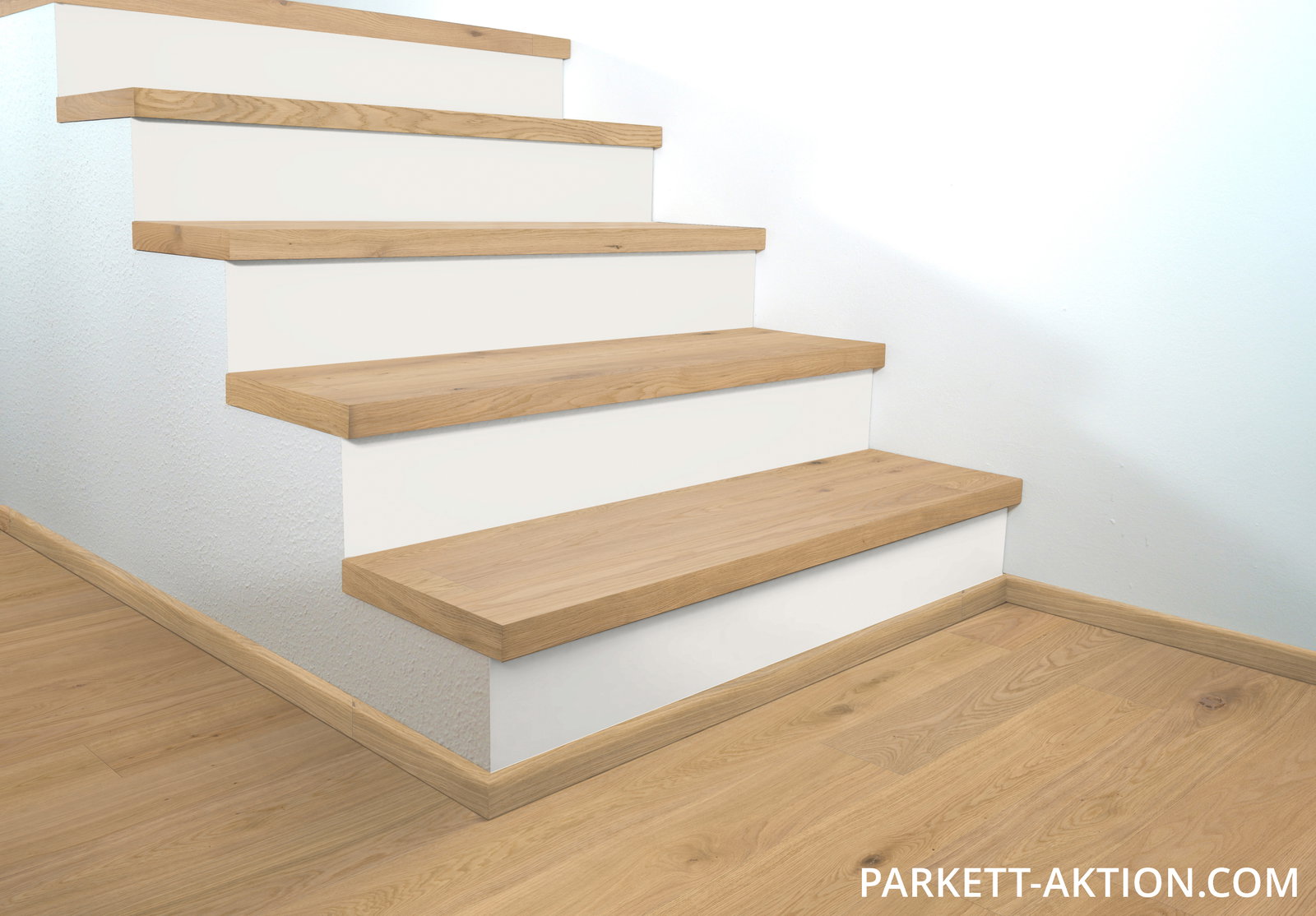Parkett Treppenkantenprofil "home" zu Artikel 202202 Dünndiele Eiche country plus gebürstet wohnfertig leicht weiss geölt