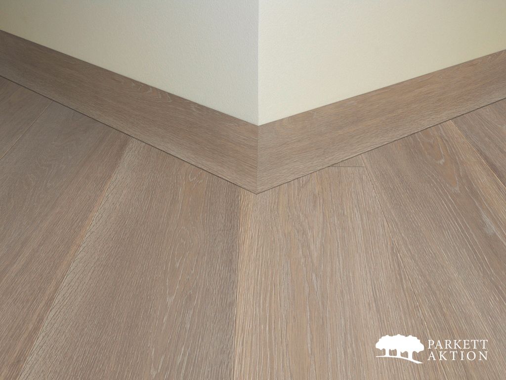 Sockel eiche geraeuchert furniert gebürstet weiss matt geölt