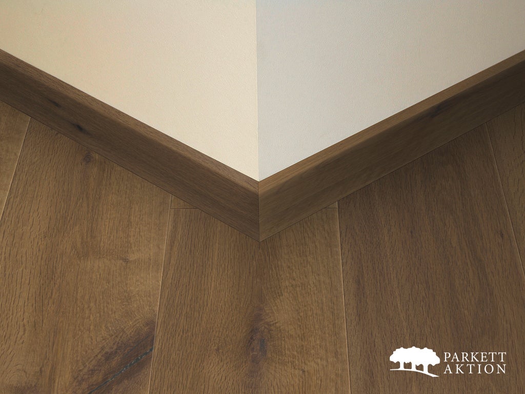 Sockelleisten Eiche geräuchert massiv lackiert