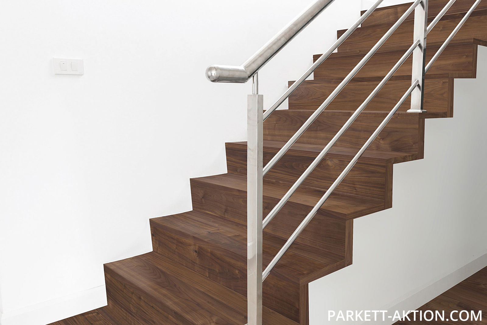 Parket Treppen profil l modern gebürstet walnuss handgehobelt geölt