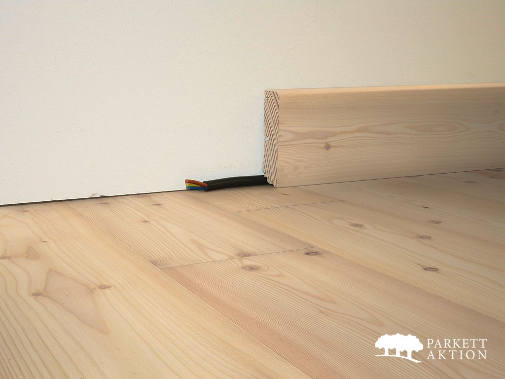 Sesselleiste Lärche weiss