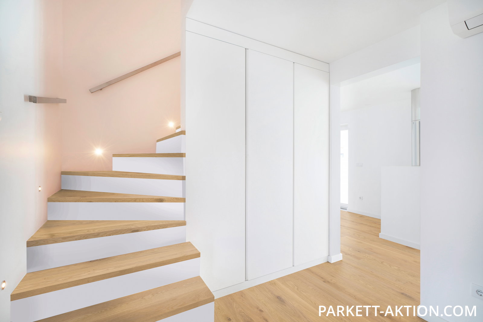 Parkett Treppenkantenprofil "home" zu Artikel 202202 Dünndiele Eiche country plus gebürstet wohnfertig leicht weiss geölt