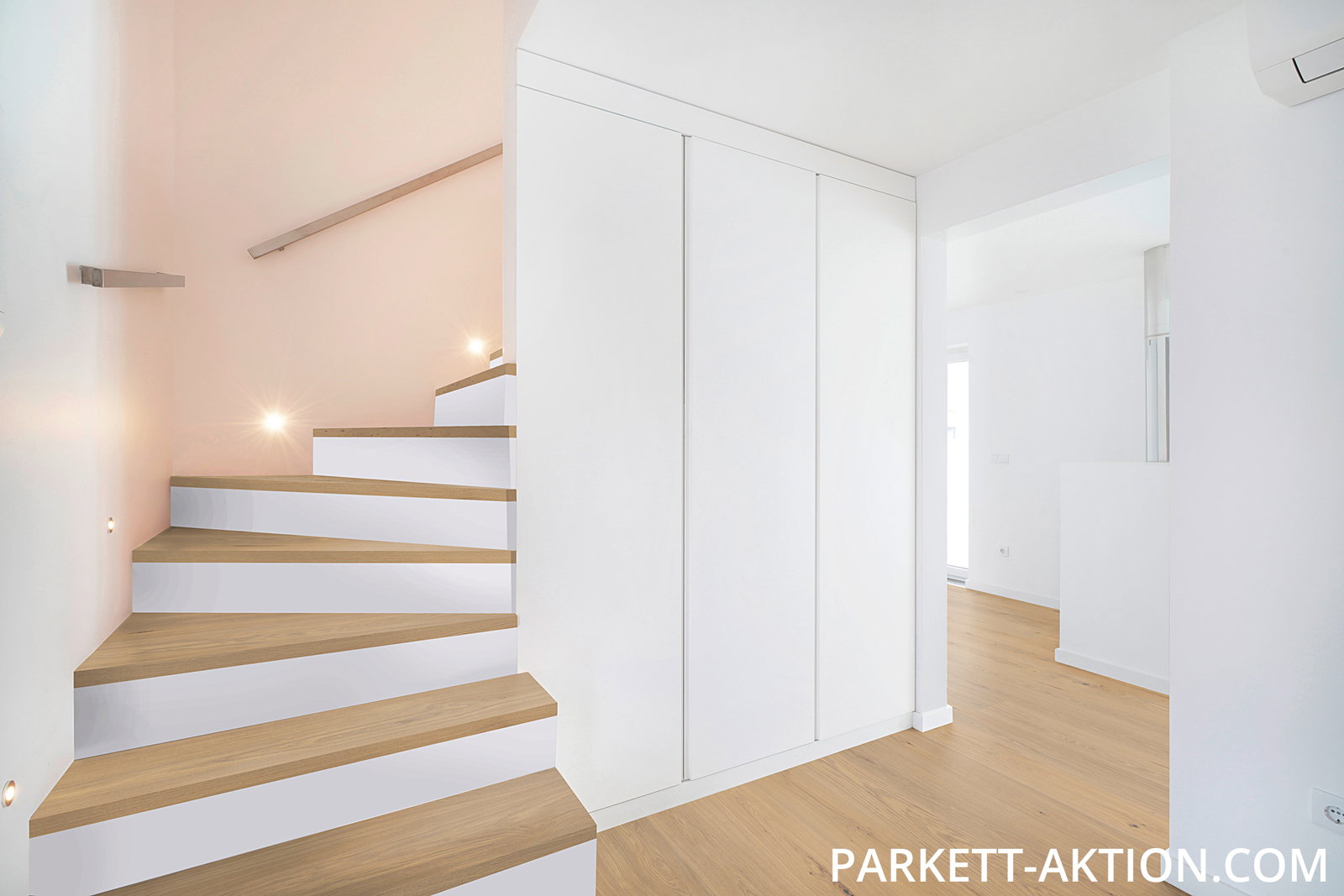 Parket Treppen Profil u home 110201 gebürstet astig weiss geölt