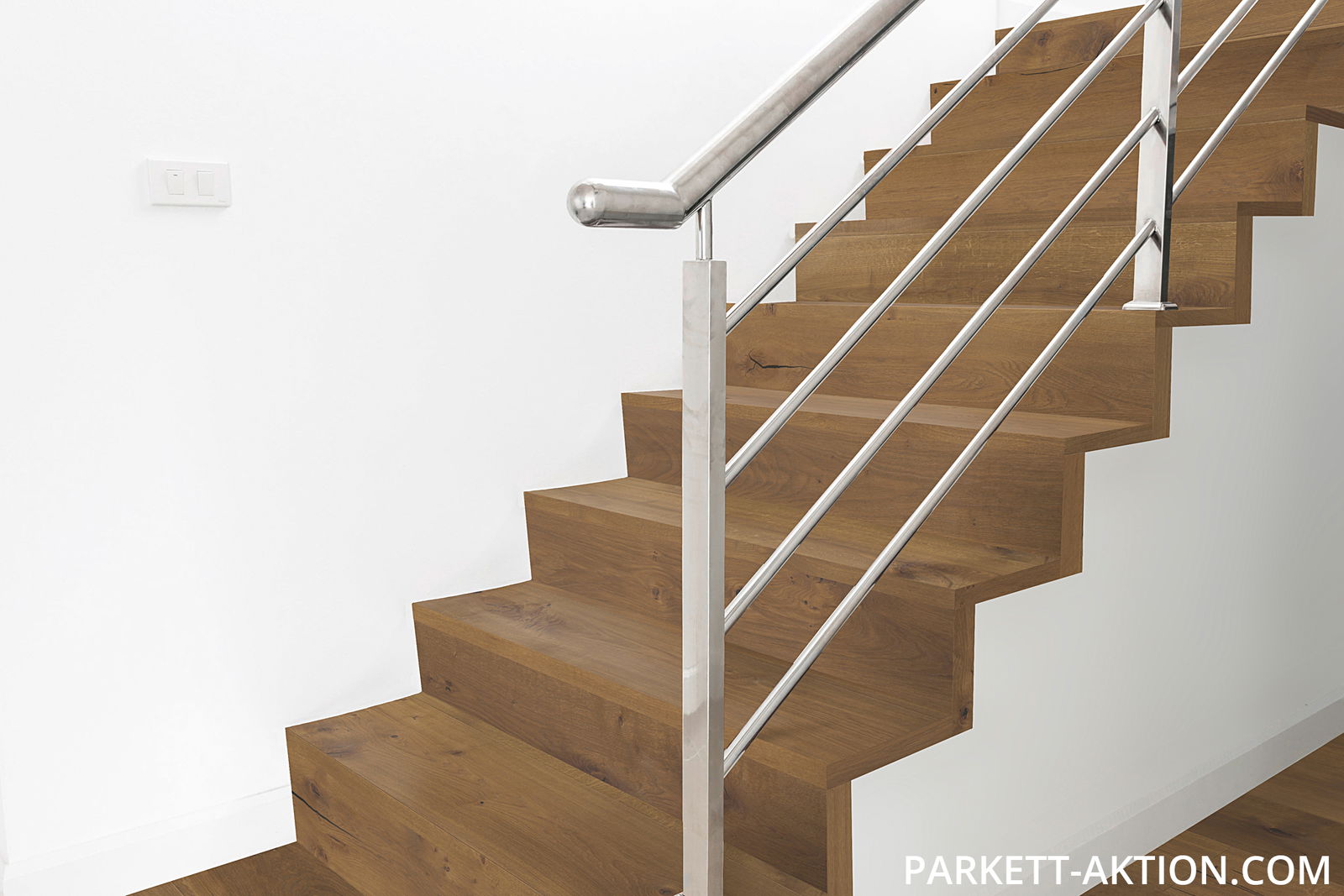 Parket Treppen Profil L modern 100050 eiche gebürstet geraeuchert handgehobelt geölt