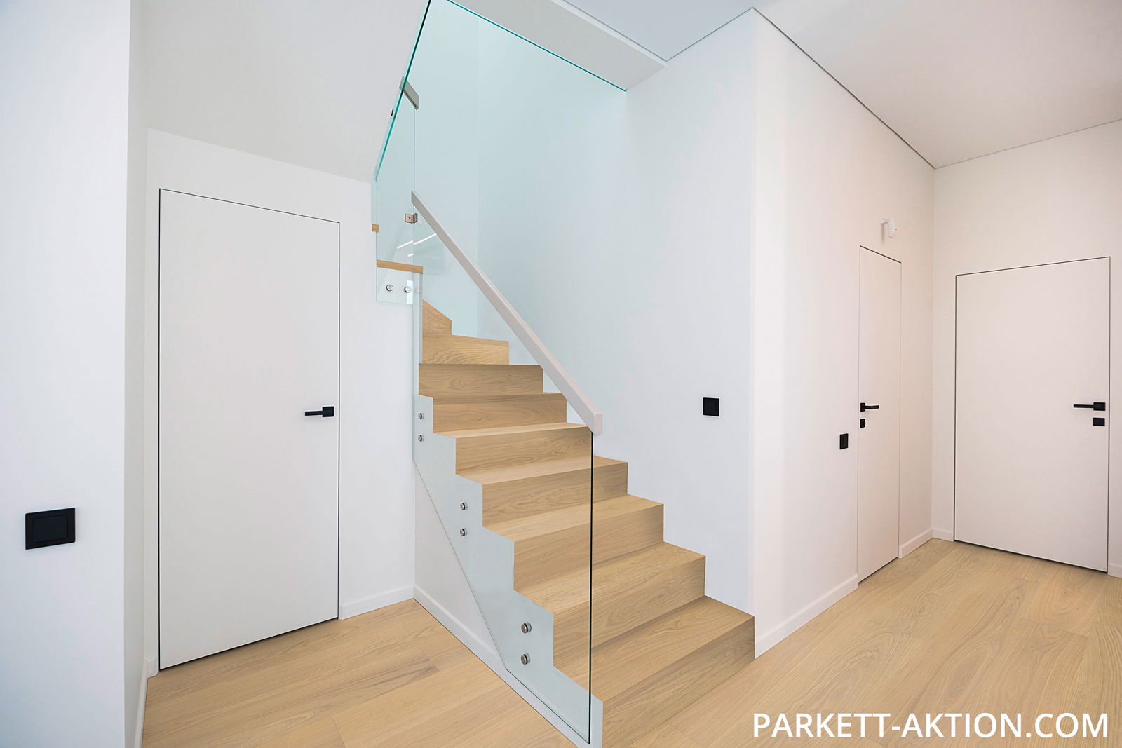 Parket Treppen Profil l modern 110141 gebürstet natur weiss geölt